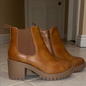 TOP Moda Brown Ankle Booties